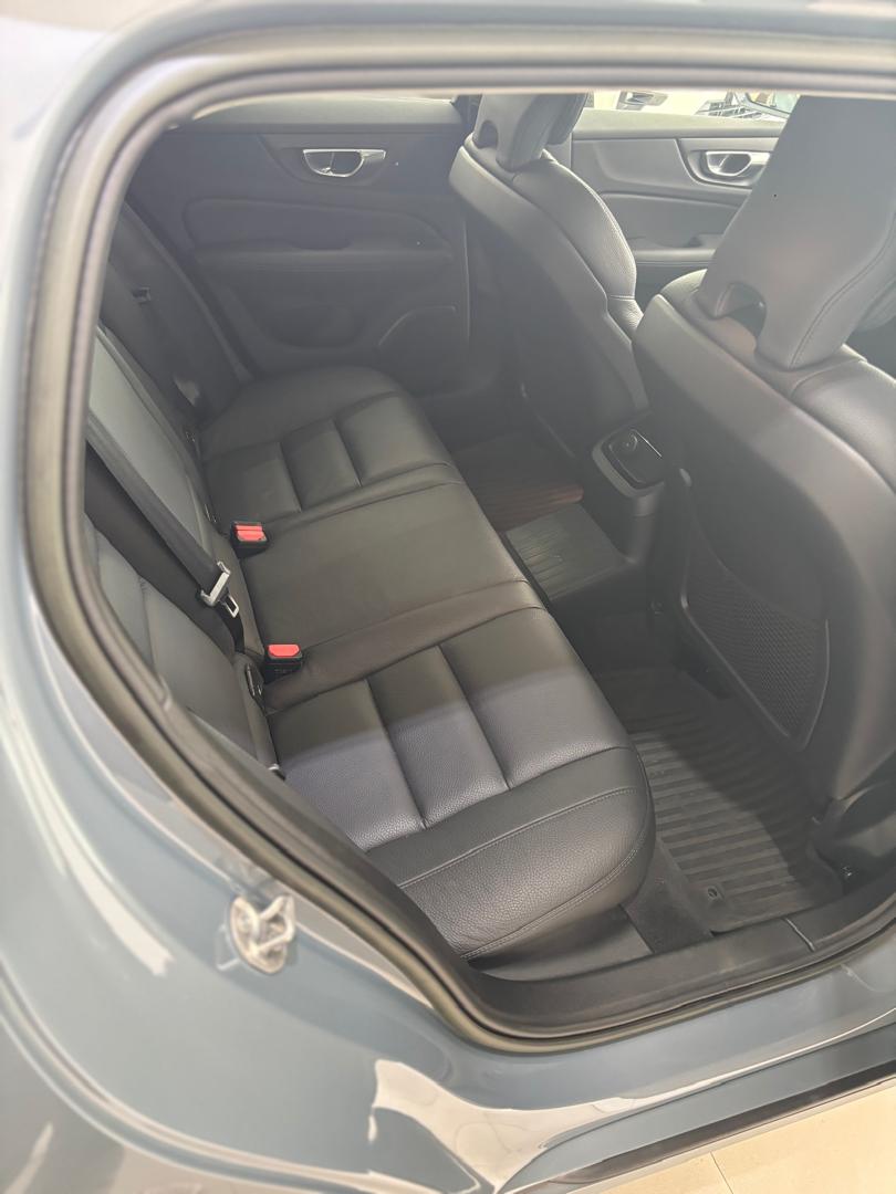 Volvo V60 Recharge Ultimate, T8 , Electric/Petrol, Bright