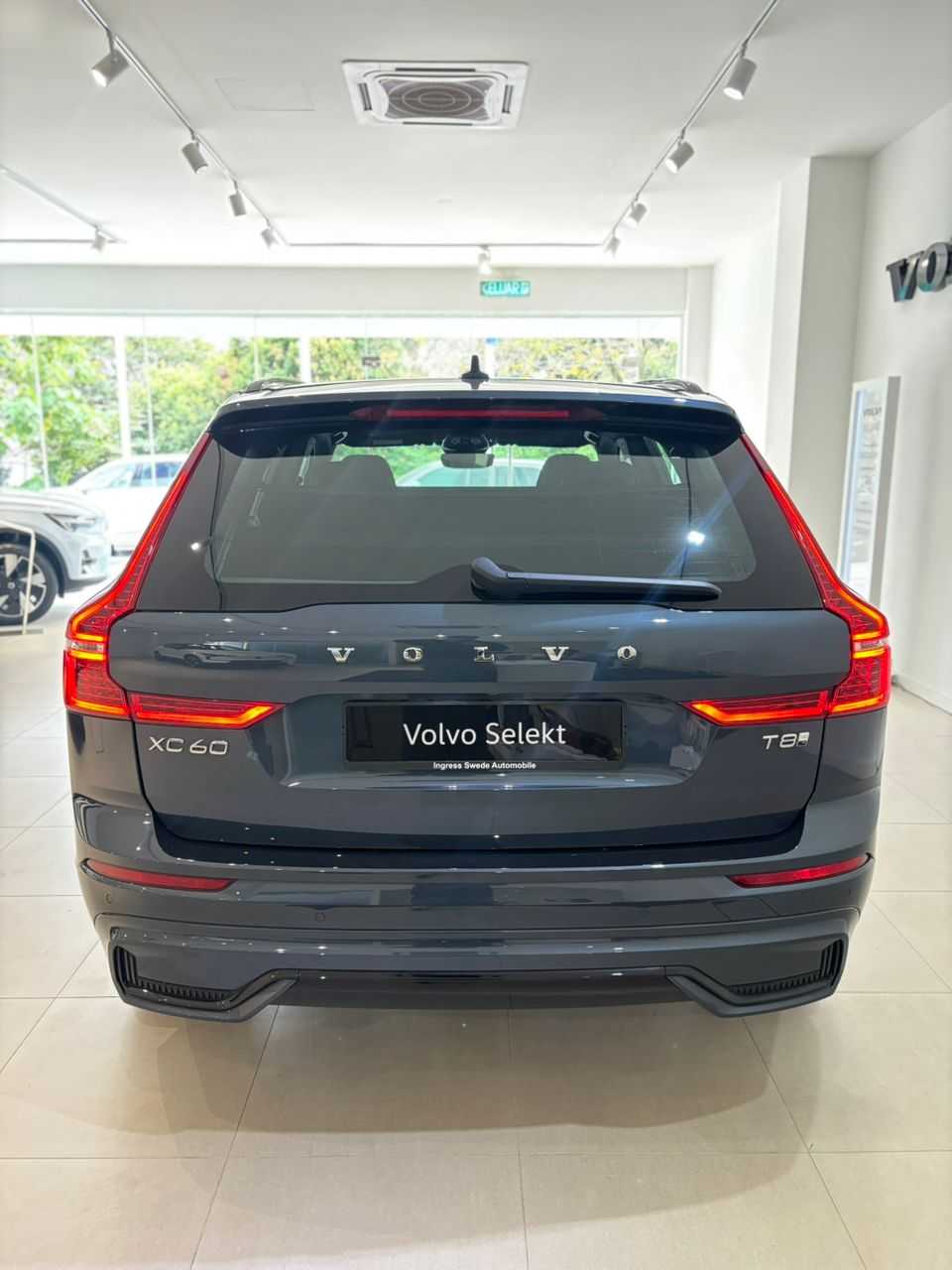 Volvo XC60 Ultra, T8 AWD Plug-in hybrid, Electric/Petrol, Dark