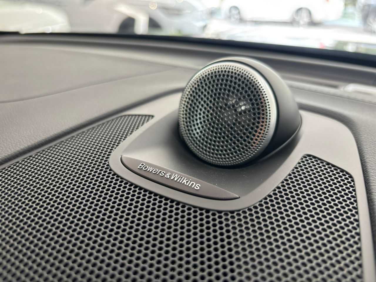 Volvo XC60 Ultra, T8 AWD Plug-in hybrid, Electric/Petrol, Dark