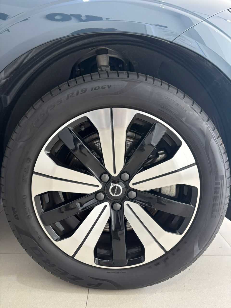 Volvo XC60 Ultra, T8 AWD Plug-in hybrid, Electric/Petrol, Dark