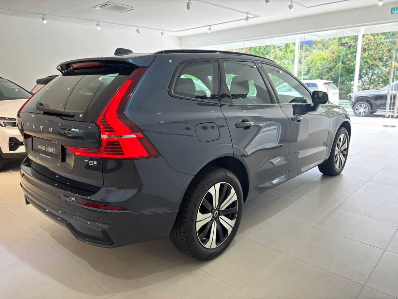 Volvo XC60 Ultra, T8 AWD Plug-in hybrid, Electric/Petrol, Dark