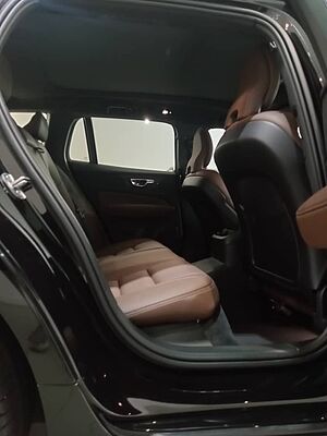Volvo  V60 Recharge Plus, T8 AWD Plug-in hybrid, Electric/Petrol, Bright
