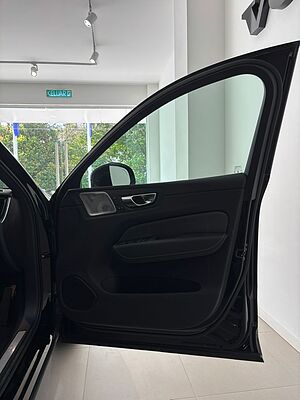 Volvo  XC60 Ultra, T8 AWD Plug-in hybrid, Electric/Petrol, Dark