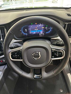 Volvo  XC60 Ultra, T8 AWD Plug-in hybrid, Electric/Petrol, Dark