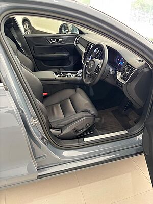 Volvo V60 Recharge Ultimate, T8 , Electric/Petrol, Bright