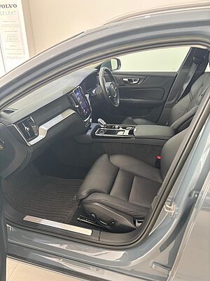 Volvo V60 Recharge Ultimate, T8 , Electric/Petrol, Bright