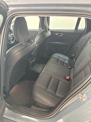 Volvo V60 Recharge Ultimate, T8 , Electric/Petrol, Bright