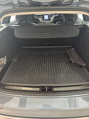 Volvo V60 Recharge Ultimate, T8 , Electric/Petrol, Bright