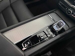 Volvo XC60 Ultra, T8 AWD Plug-in hybrid, Electric/Petrol, Dark